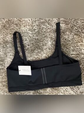 Raven Black Seamless Cropped Sports Bralette 🫆